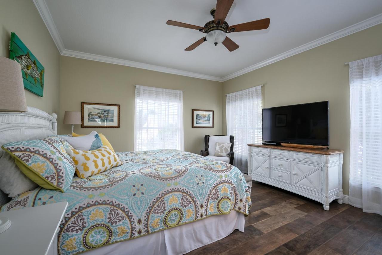 Hibiscus Hideaway Condo Walk To Historic Bridge St Bradenton Beach Esterno foto