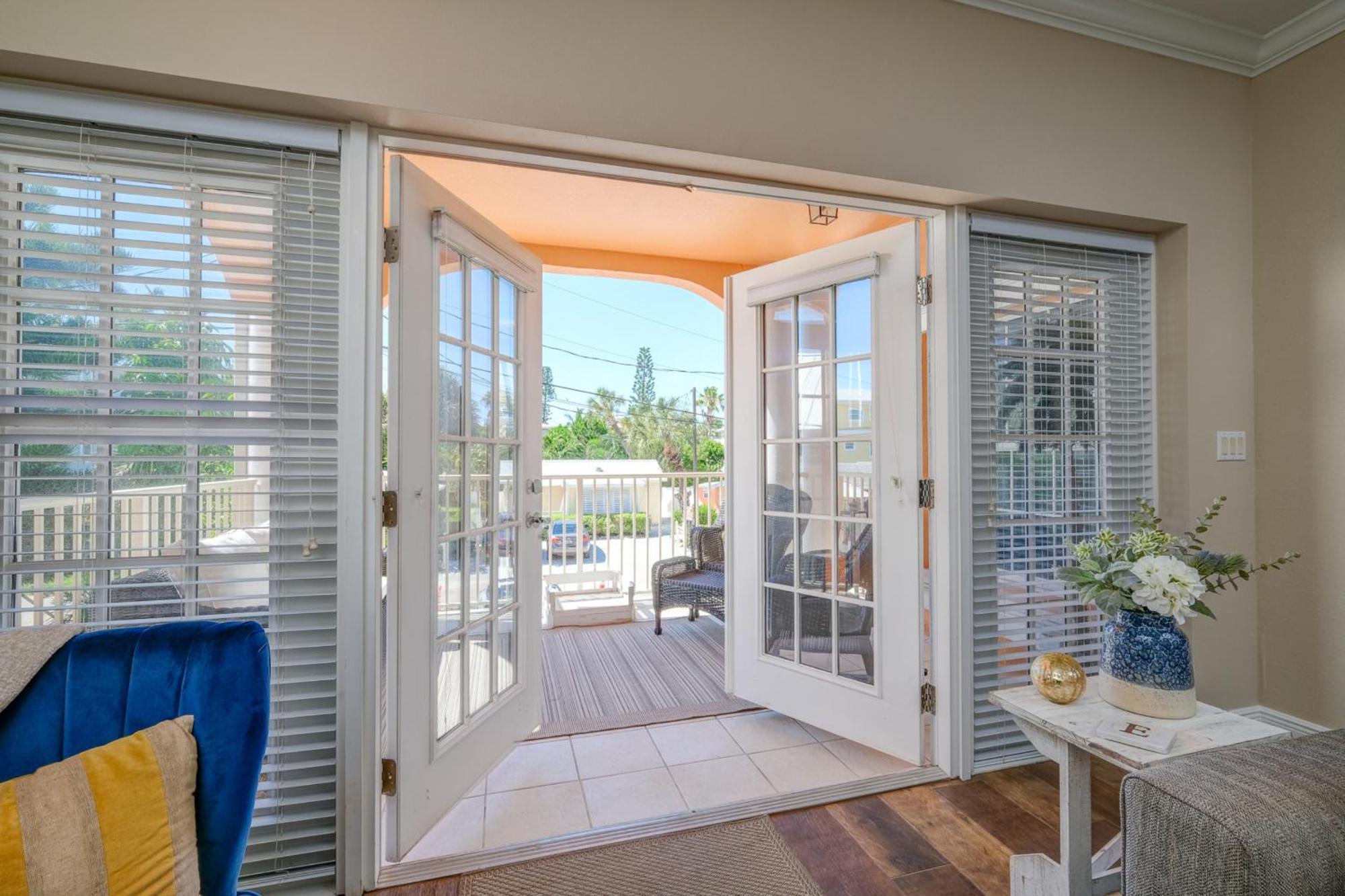 Hibiscus Hideaway Condo Walk To Historic Bridge St Bradenton Beach Esterno foto